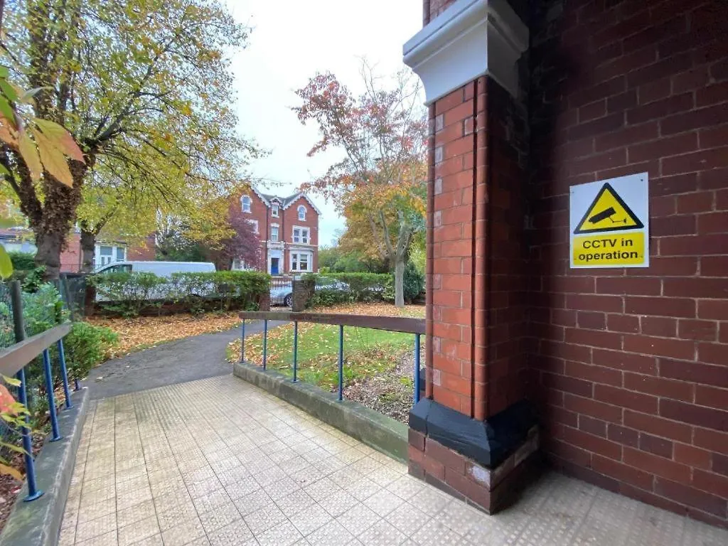 Spacious Victorian Double Room 2 Doncaster
